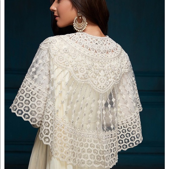 Cape suit - Picture 6 of 6